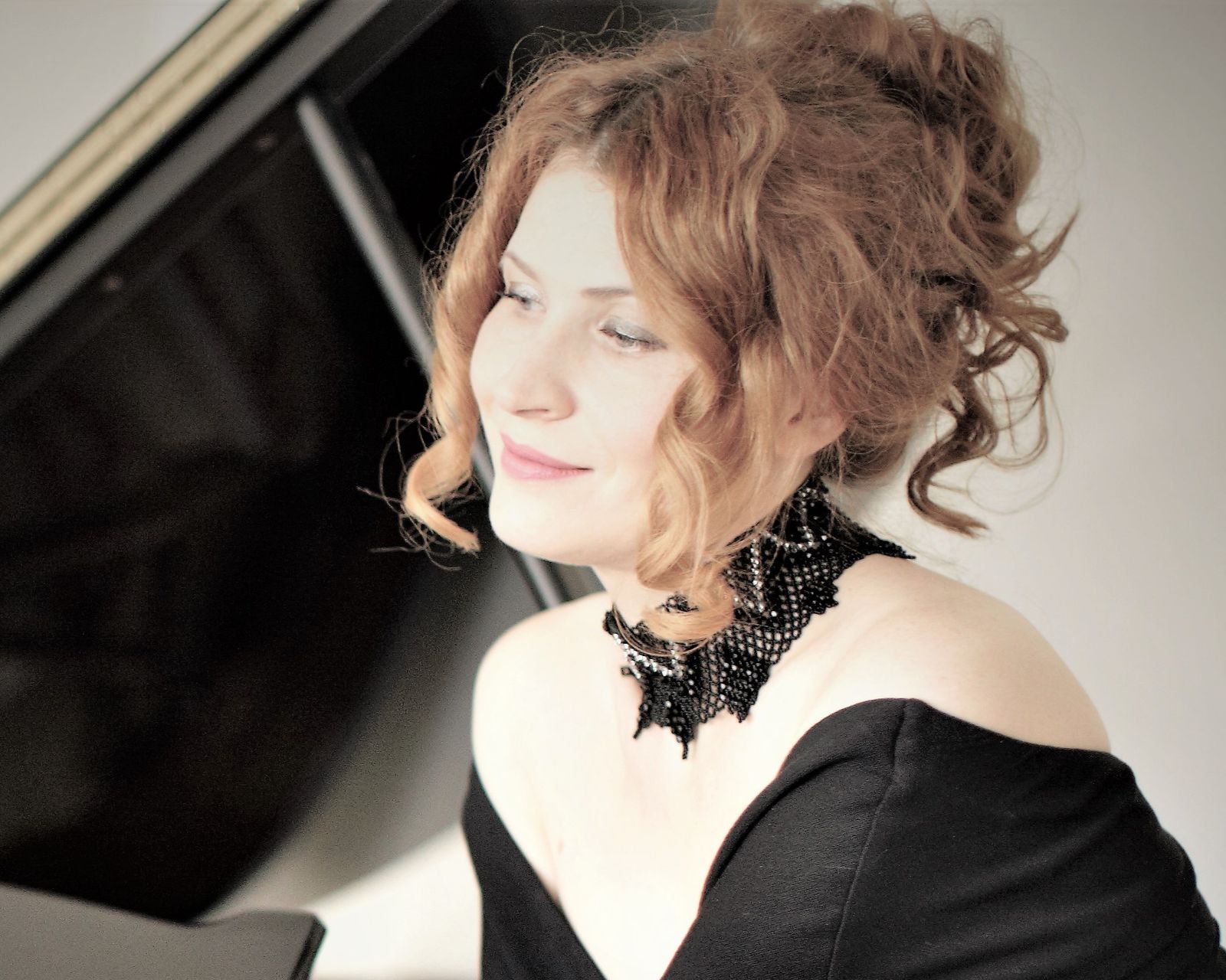 Varvara Tishina at the piano